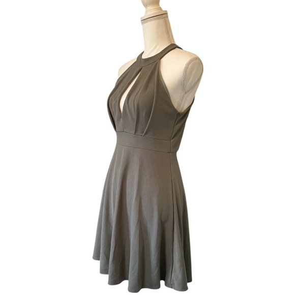 Charlotte Russe Sage Green Halter Keyhole Knee-Length Women’s Dress Medium - Picture 4 of 13